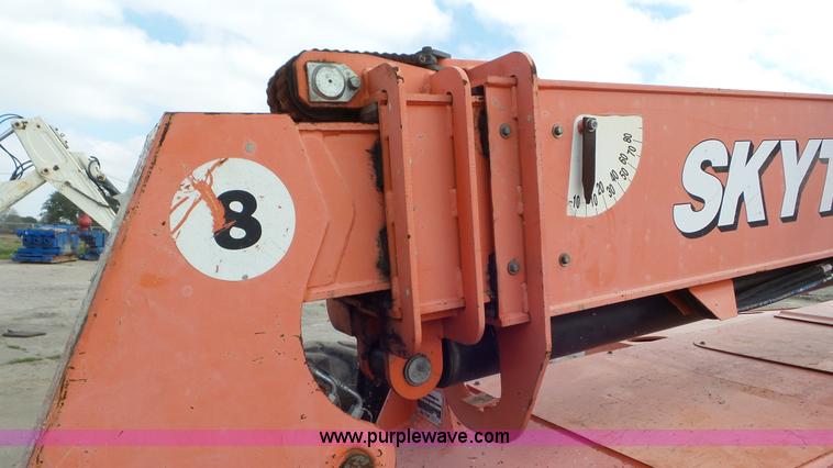 image for item K6964 2007 Sky Trak 8042 telehandler