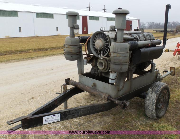 image for item K7631 Deutz F8L413 eight cylinder diesel engine