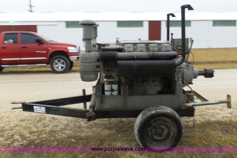 image for item K7631 Deutz F8L413 eight cylinder diesel engine