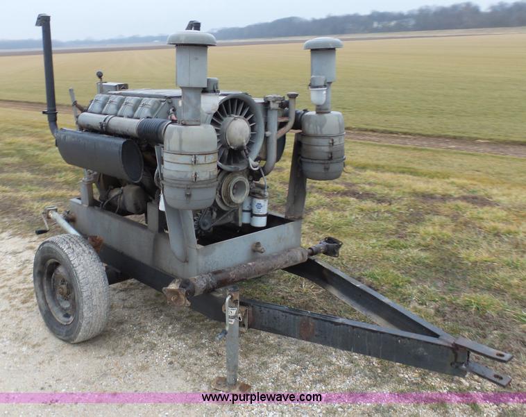 image for item K7631 Deutz F8L413 eight cylinder diesel engine