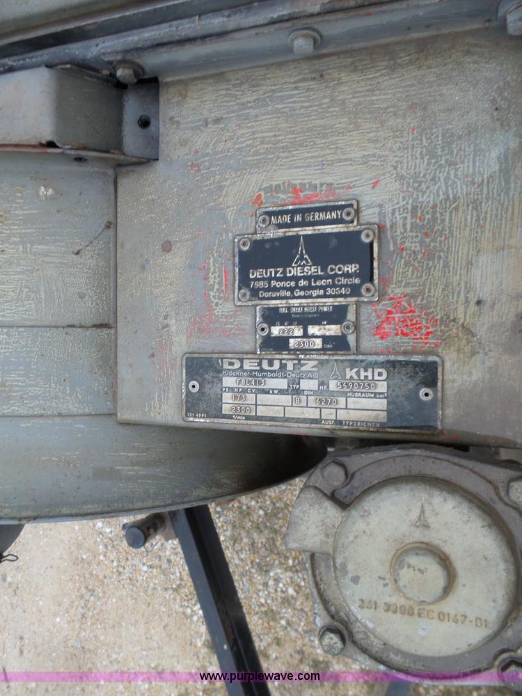 image for item K7631 Deutz F8L413 eight cylinder diesel engine