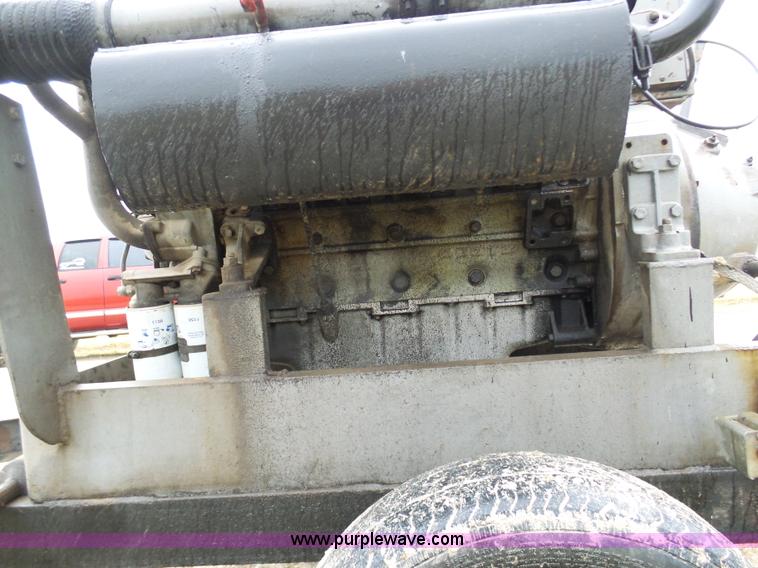 image for item K7631 Deutz F8L413 eight cylinder diesel engine