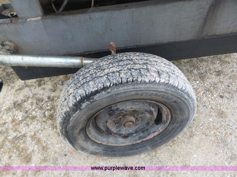 image for item K7631 Deutz F8L413 eight cylinder diesel engine