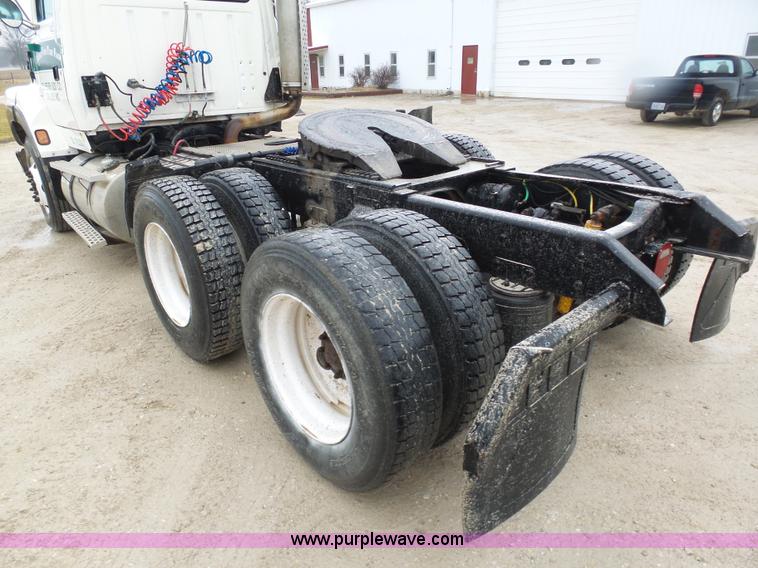 image for item K7641 1994 Ford LTA9000 AeroMax 106 semi truck