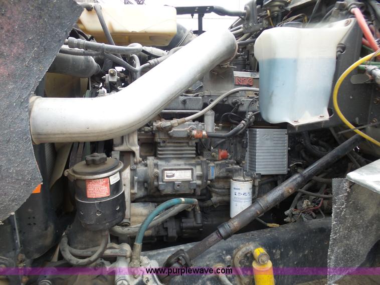 image for item K7641 1994 Ford LTA9000 AeroMax 106 semi truck