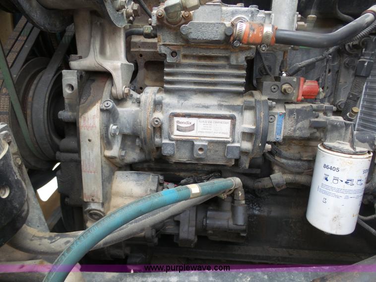 image for item K7641 1994 Ford LTA9000 AeroMax 106 semi truck