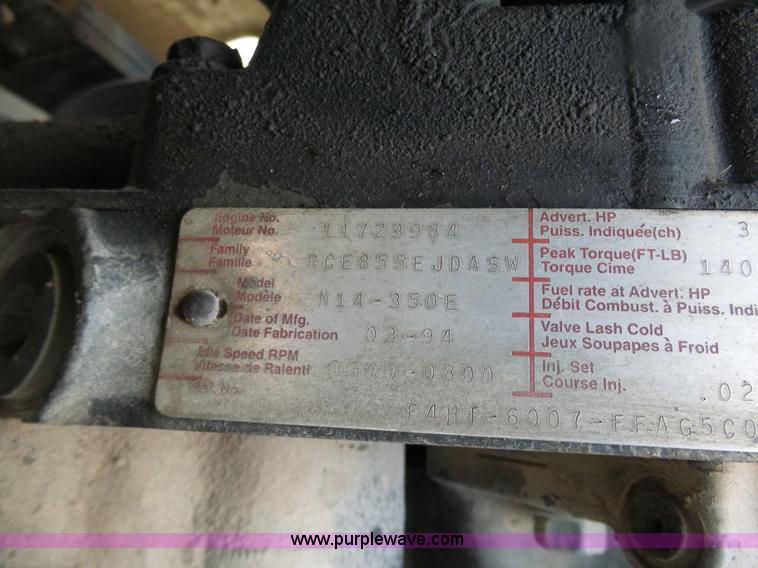 image for item K7641 1994 Ford LTA9000 AeroMax 106 semi truck