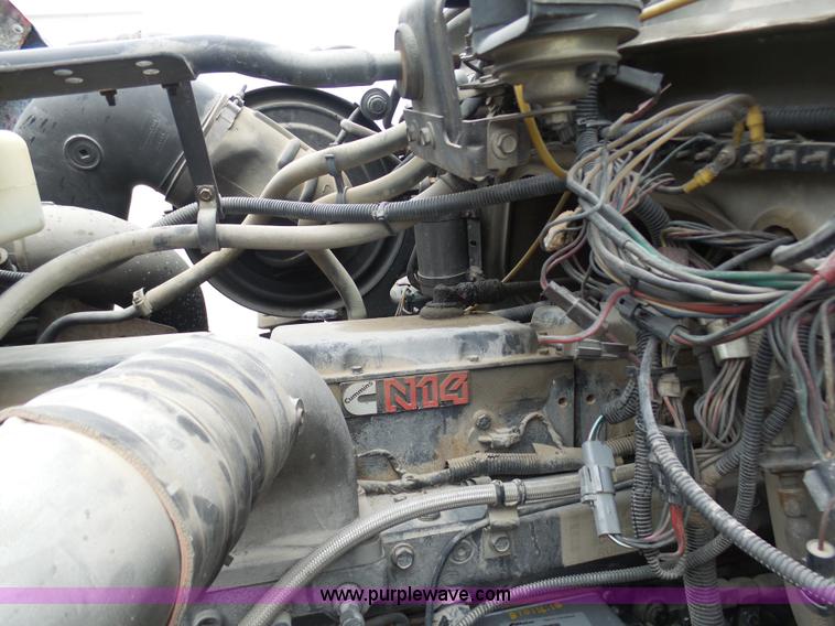 image for item K7641 1994 Ford LTA9000 AeroMax 106 semi truck