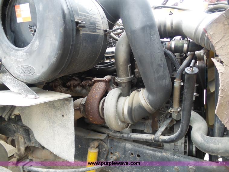 image for item K7641 1994 Ford LTA9000 AeroMax 106 semi truck