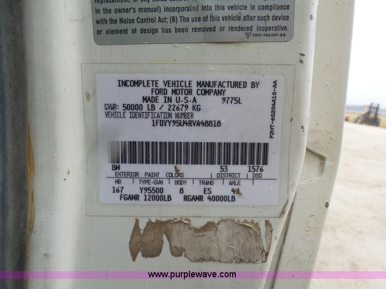 image for item K7641 1994 Ford LTA9000 AeroMax 106 semi truck