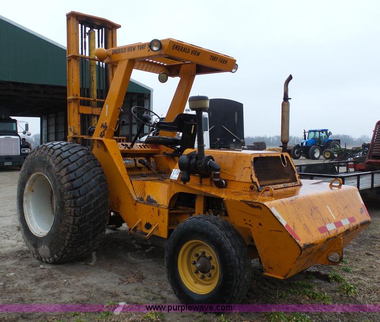 image for item K7647 1983 Master Craft MC-L-692 forklift