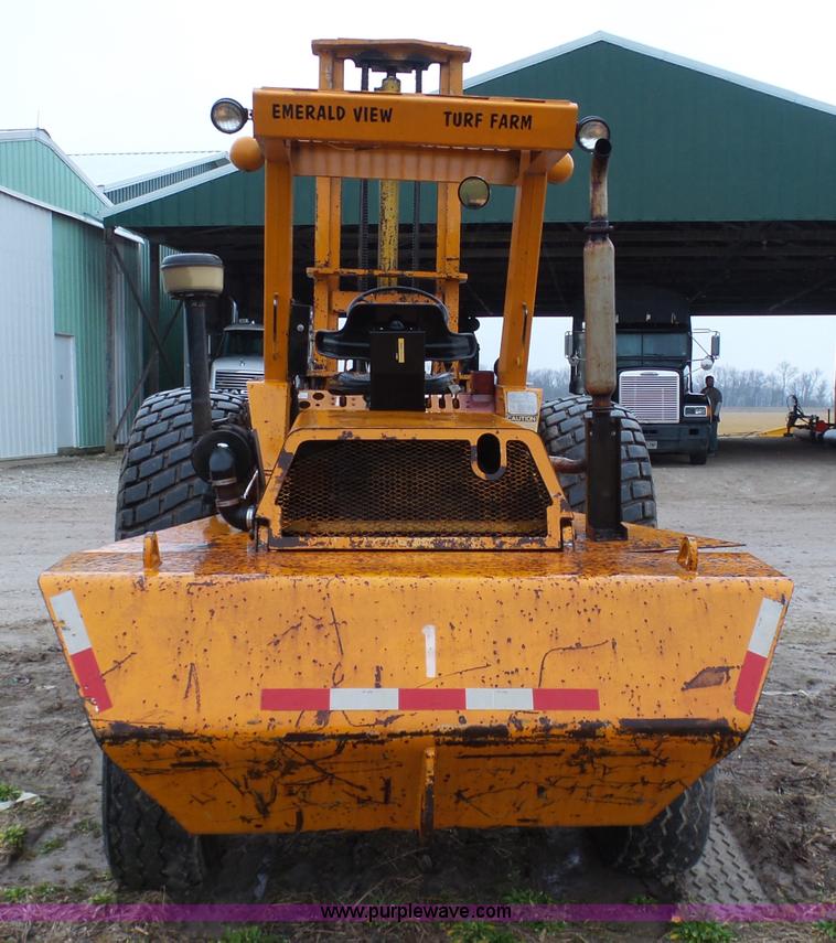 image for item K7647 1983 Master Craft MC-L-692 forklift