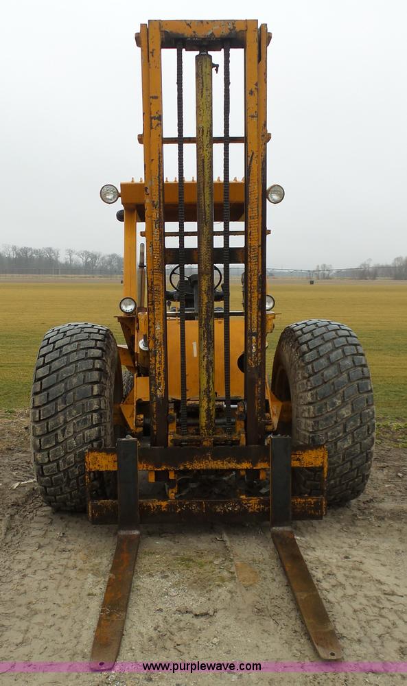 image for item K7647 1983 Master Craft MC-L-692 forklift