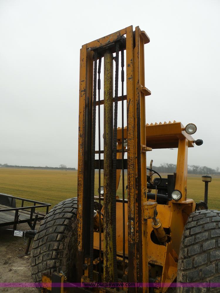 image for item K7647 1983 Master Craft MC-L-692 forklift