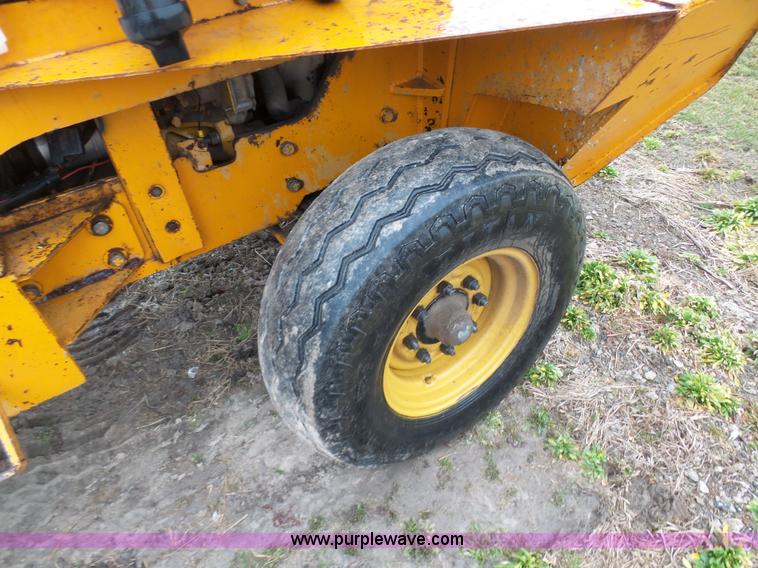 image for item K7647 1983 Master Craft MC-L-692 forklift