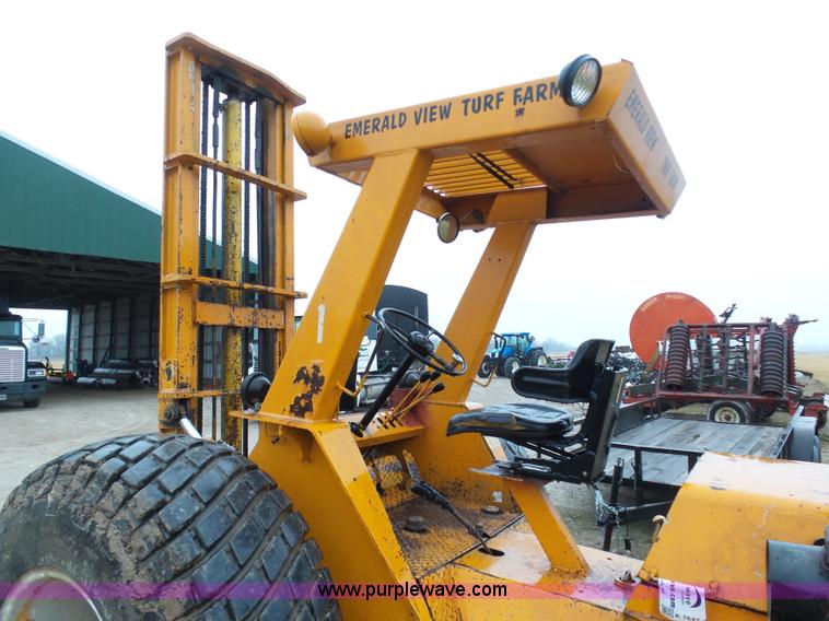 image for item K7647 1983 Master Craft MC-L-692 forklift