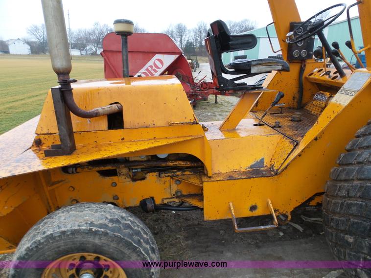 image for item K7647 1983 Master Craft MC-L-692 forklift