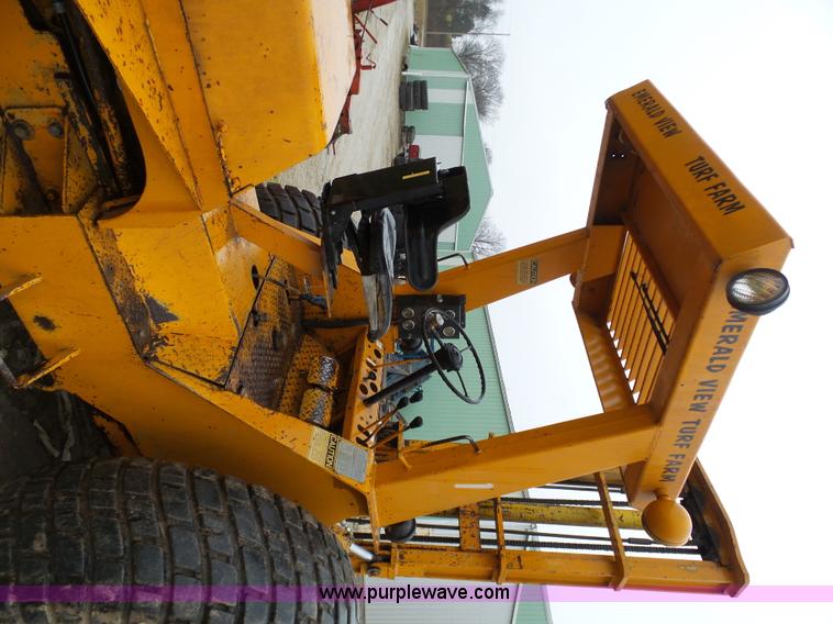 image for item K7647 1983 Master Craft MC-L-692 forklift