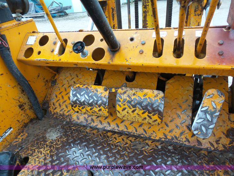 image for item K7647 1983 Master Craft MC-L-692 forklift