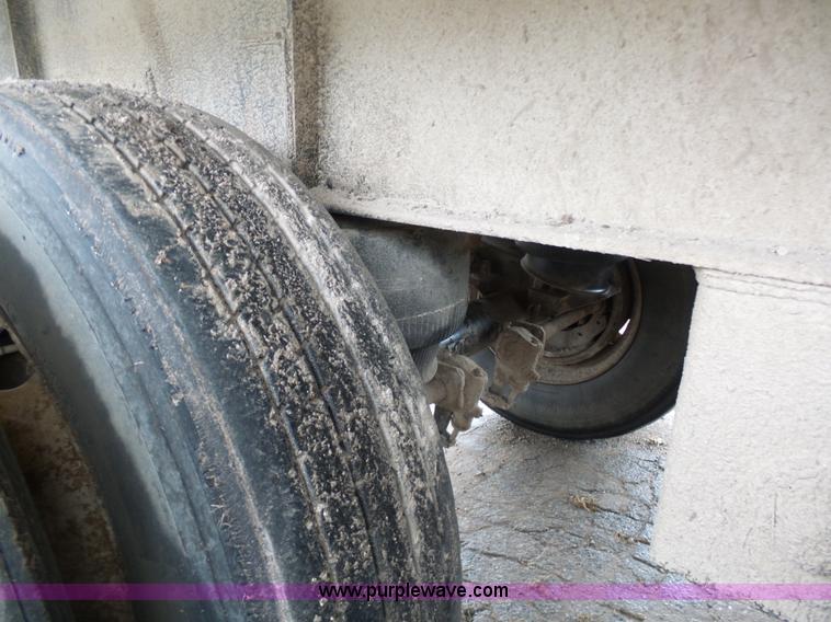 image for item K7666 1995 Transcraft LT2000 flatbed trailer