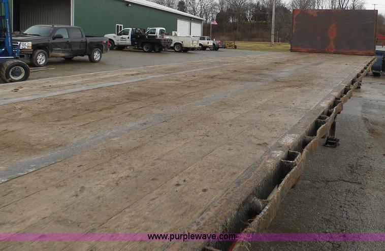 image for item K7666 1995 Transcraft LT2000 flatbed trailer
