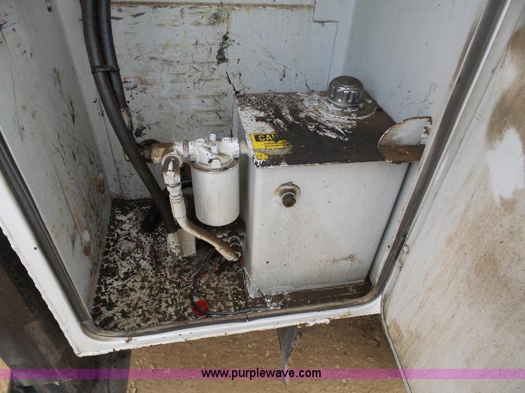 image for item K7669 2006 Ford F650 service truck with crane