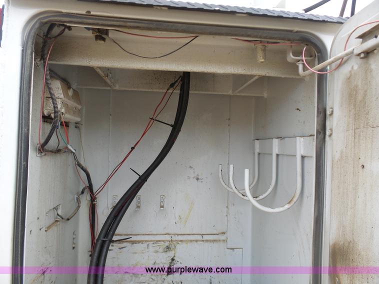 image for item K7669 2006 Ford F650 service truck with crane