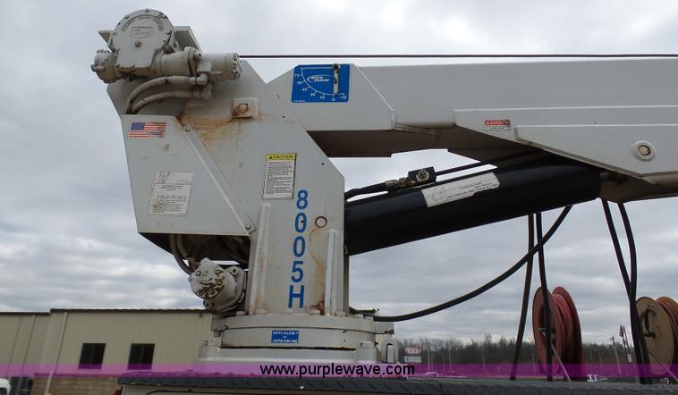 image for item K7669 2006 Ford F650 service truck with crane