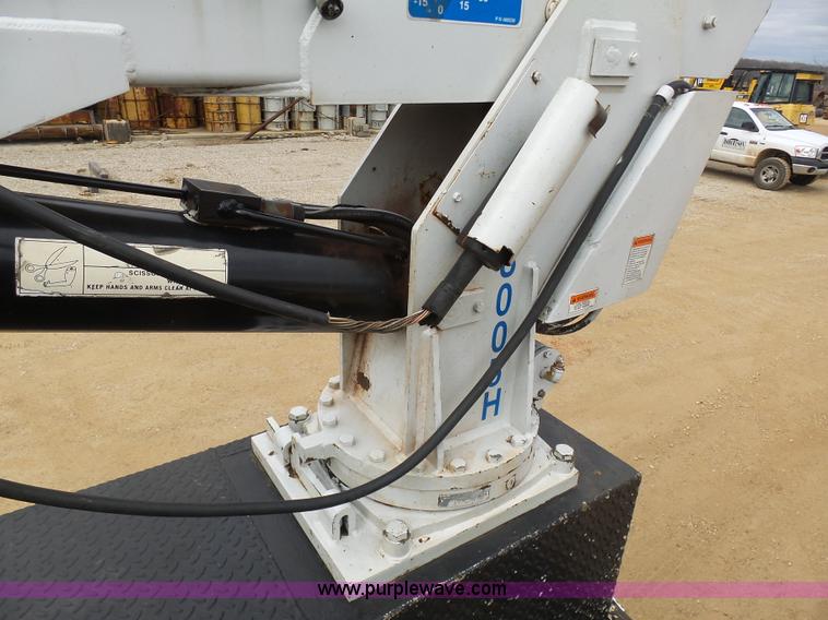 image for item K7669 2006 Ford F650 service truck with crane