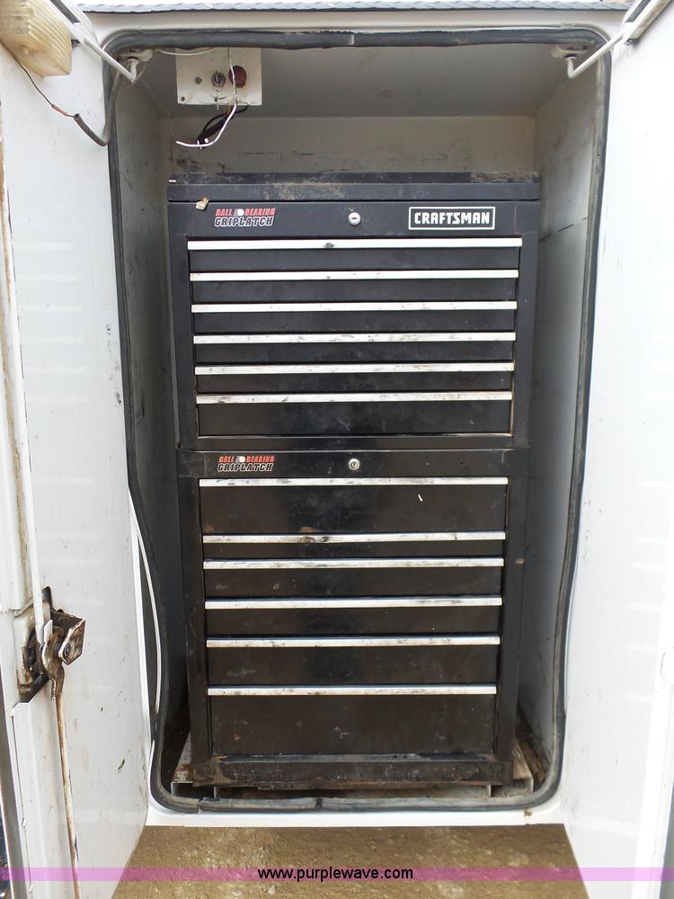 image for item K7669 2006 Ford F650 service truck with crane