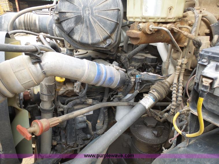 image for item K7669 2006 Ford F650 service truck with crane