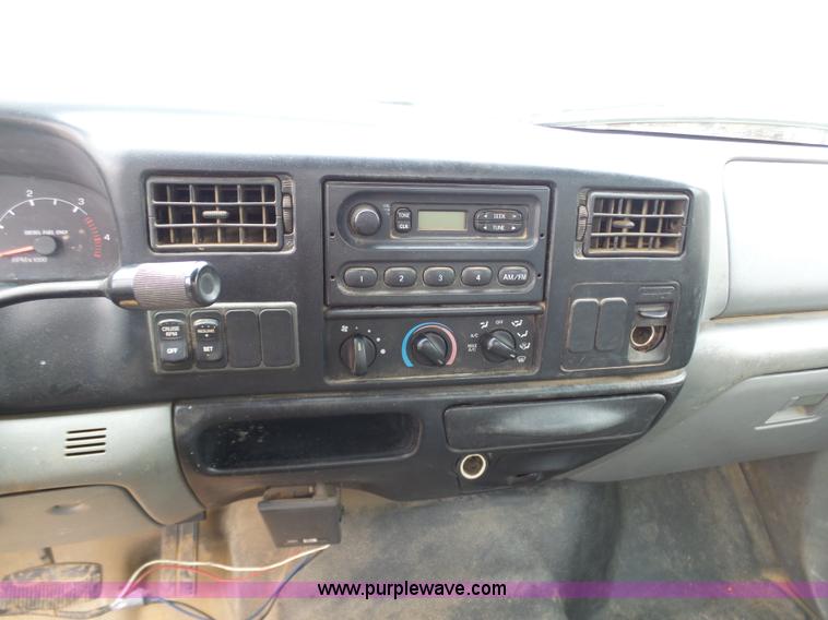 image for item K7669 2006 Ford F650 service truck with crane