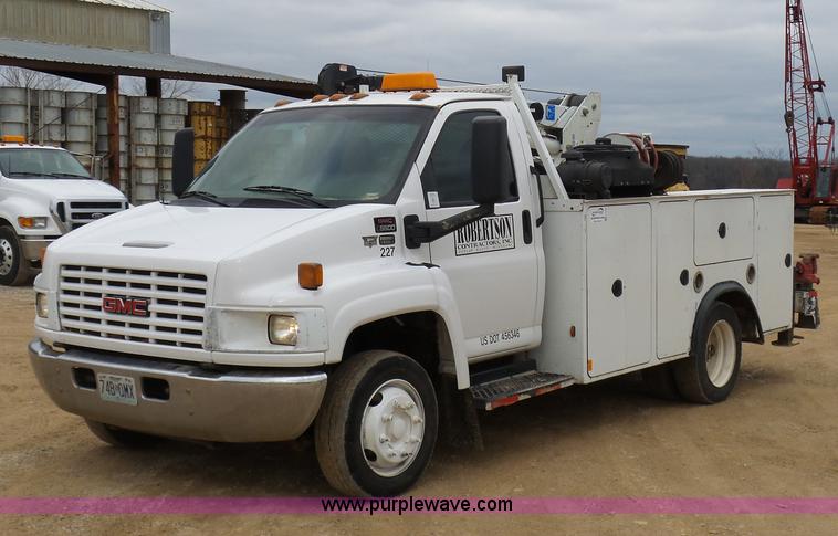 image for item K7670 2005 GMC C5500 service truck with crane