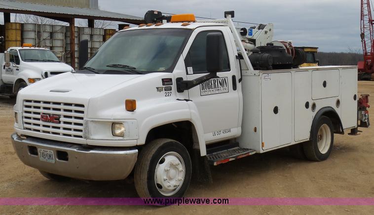 image for item K7670 2005 GMC C5500 service truck with crane