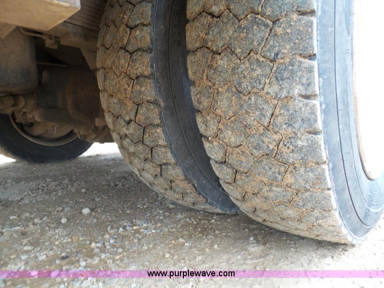 image for item K7670 2005 GMC C5500 service truck with crane