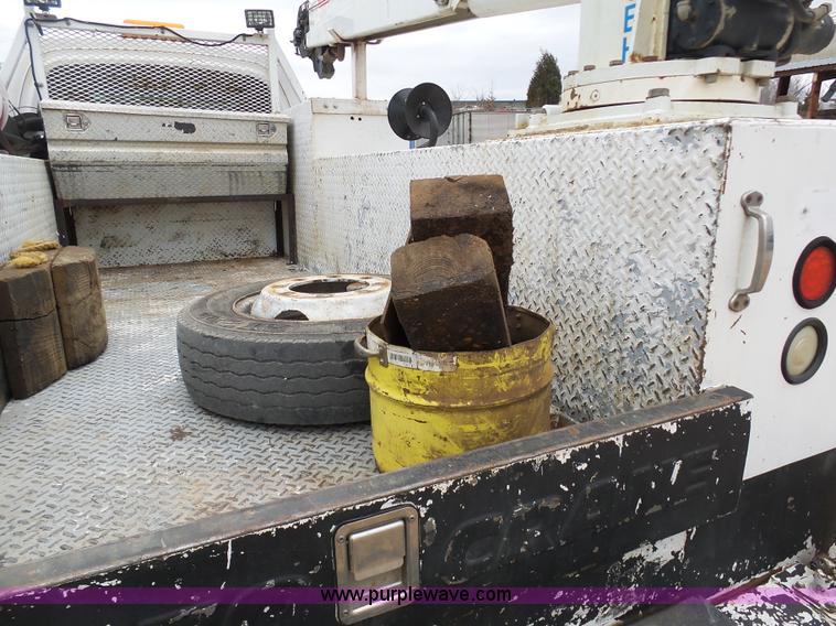 image for item K7670 2005 GMC C5500 service truck with crane