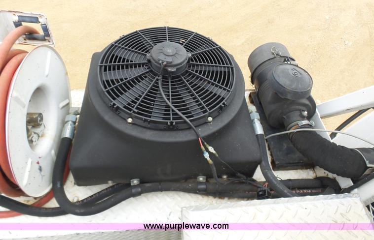 image for item K7670 2005 GMC C5500 service truck with crane