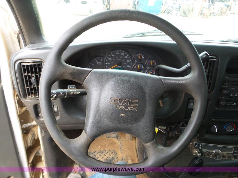 image for item K7670 2005 GMC C5500 service truck with crane