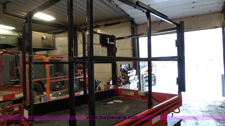 image for item L3919 PLE Inc. scissor lift