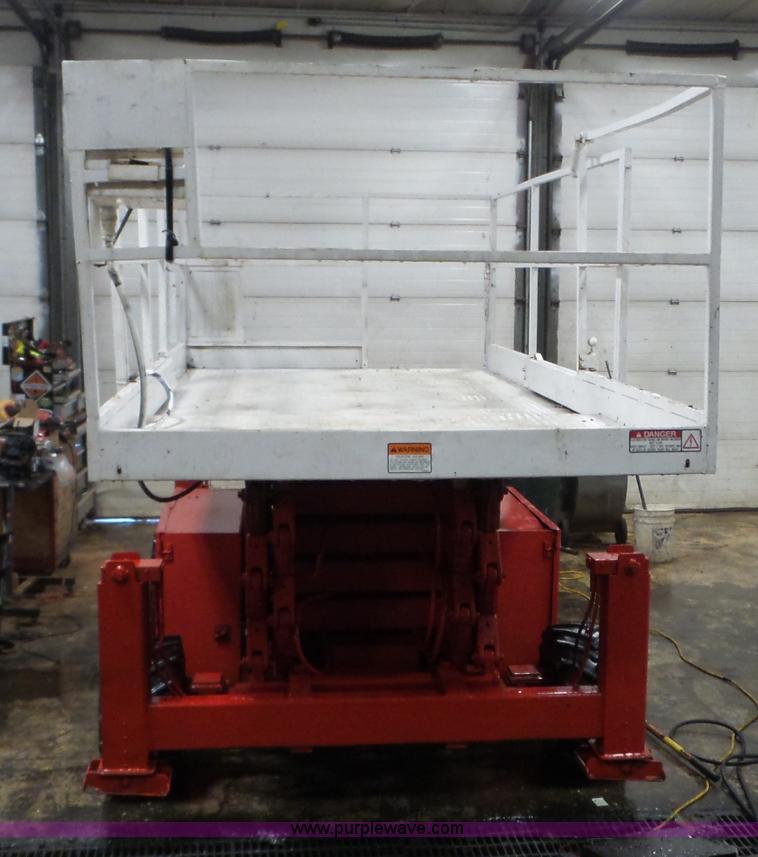 image for item L3922 1997 Snorkel SLH4084HD scissor lift