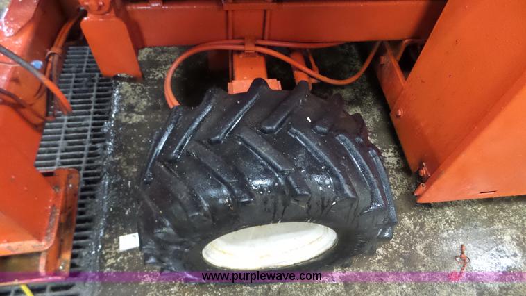 image for item L3922 1997 Snorkel SLH4084HD scissor lift