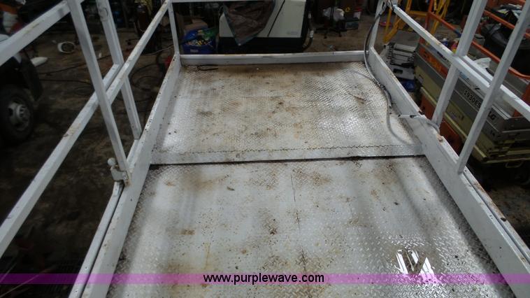 image for item L3922 1997 Snorkel SLH4084HD scissor lift