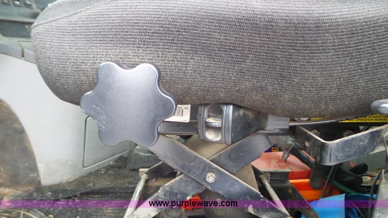 image for item L3929 2006 Freightliner Columbia semi truck