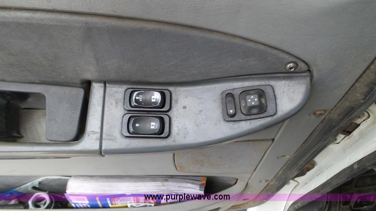 image for item L3929 2006 Freightliner Columbia semi truck