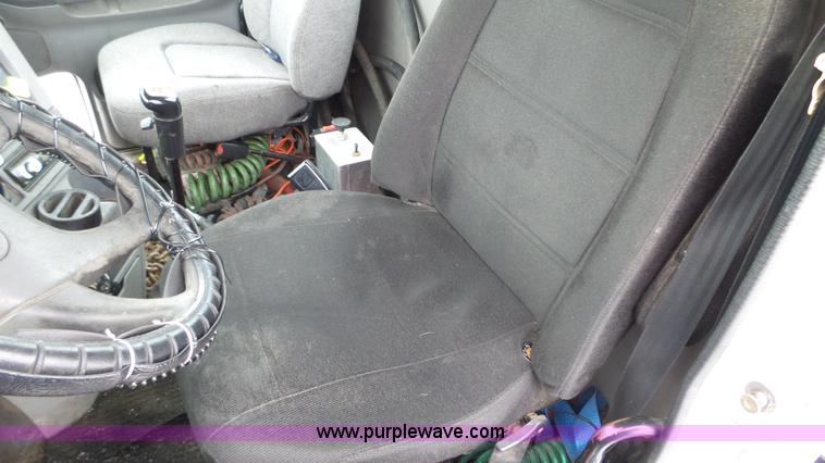 image for item L3929 2006 Freightliner Columbia semi truck