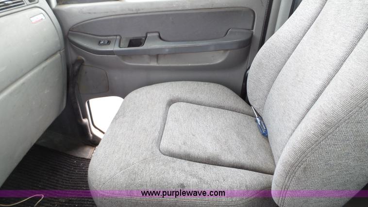 image for item L3929 2006 Freightliner Columbia semi truck