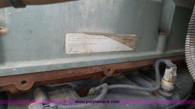 image for item L3929 2006 Freightliner Columbia semi truck