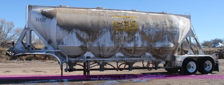 image for item L4477 1974 J&L 2619 pneumatic dry bulk transport trailer