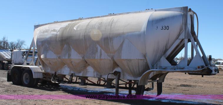 image for item L4477 1974 J&L 2619 pneumatic dry bulk transport trailer