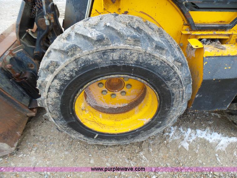 image for item L5390 1998 JCB 1105 skid steer